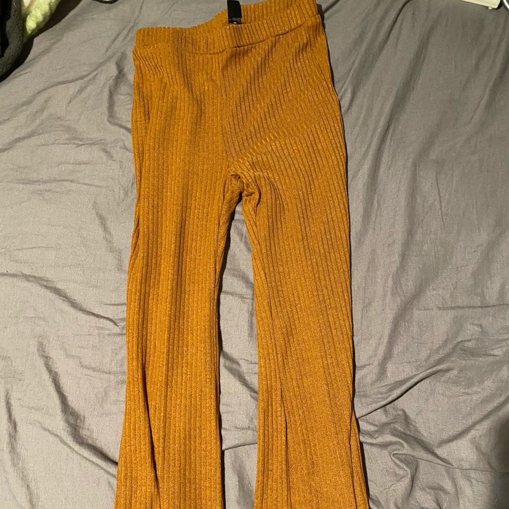 yoga pants